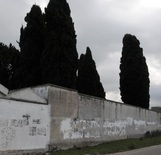 Ottana, scritte al cimitero contro i carabinieri 