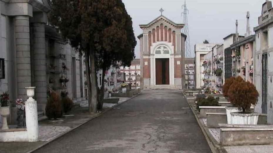 «Le nutrie hanno invaso il cimitero»