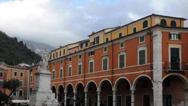Carrara, si riaccendono le telecamere in centro