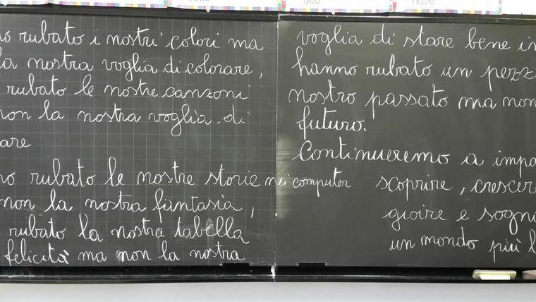 Massa, i bimbi di Santa Lucia dopo il furto: "Ladri, non ci ruberete la fantasia"