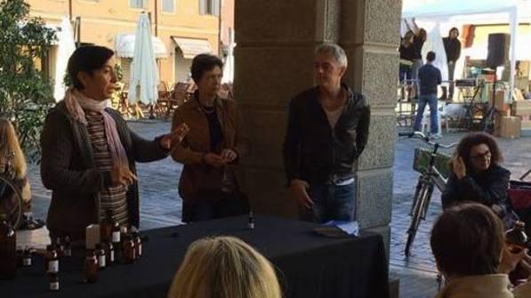Stare bene con gli olii essenziali: a Carpi lezione di Antonella Ziliani