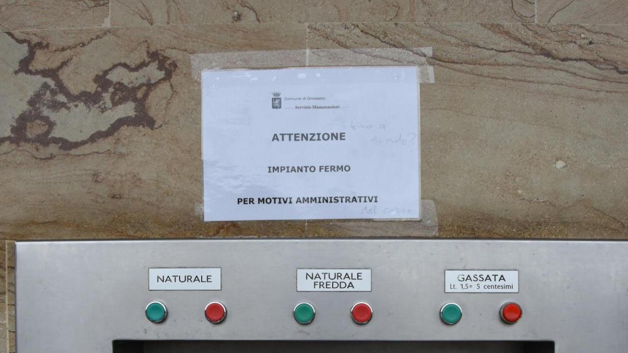 La casetta dell'acqua al parco di via Giotto fuori servizio