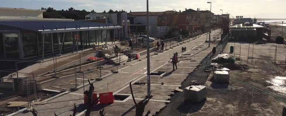Una veduta del tratto riqualificato del viale della Vittoria