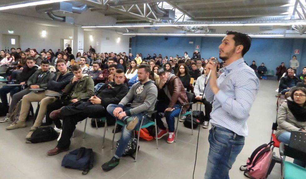 I professori agli studenti «Aiutate chi si droga» 