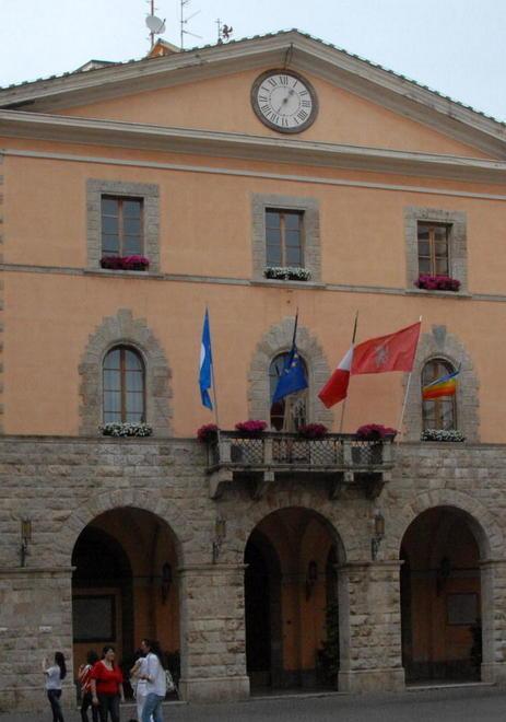 «Conflitto di interessi e niente buona fede» Le coop vanno al Tar 