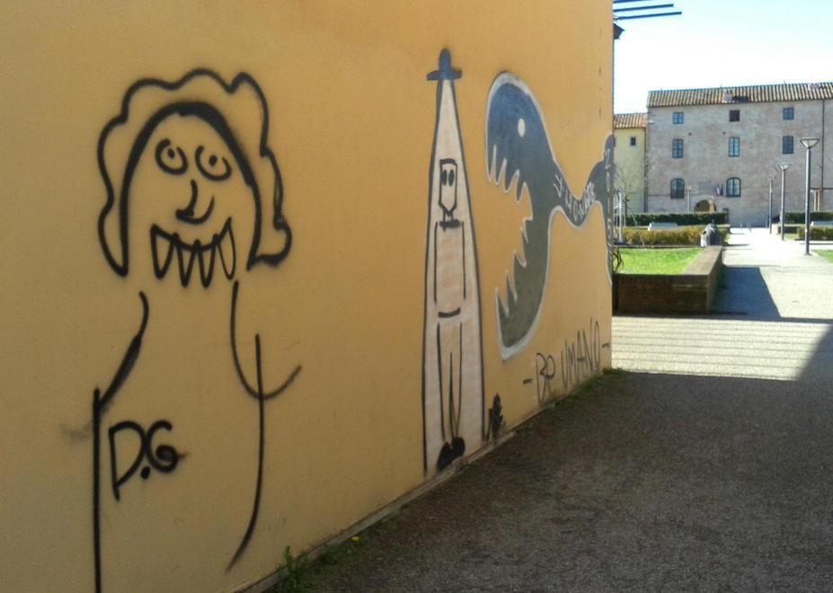 Multe salate ai vandali che imbrattano 