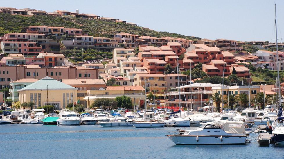 Palau, il porto a gonfie vele 