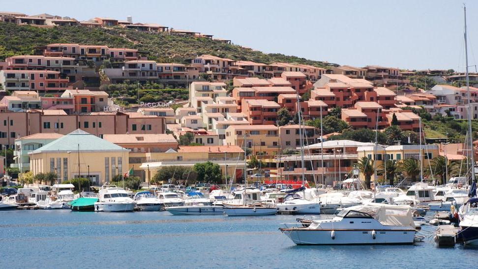 Palau, il porto a gonfie vele