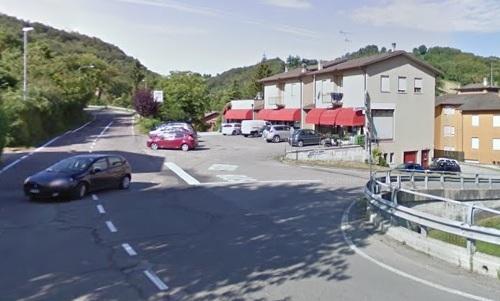 Accuse dei residenti «Troppo pericoloso quell’incrocio» 