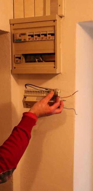 Guasto Enel, i residenti: "La tv ha illuminato tutta la casa e poi il buio" 