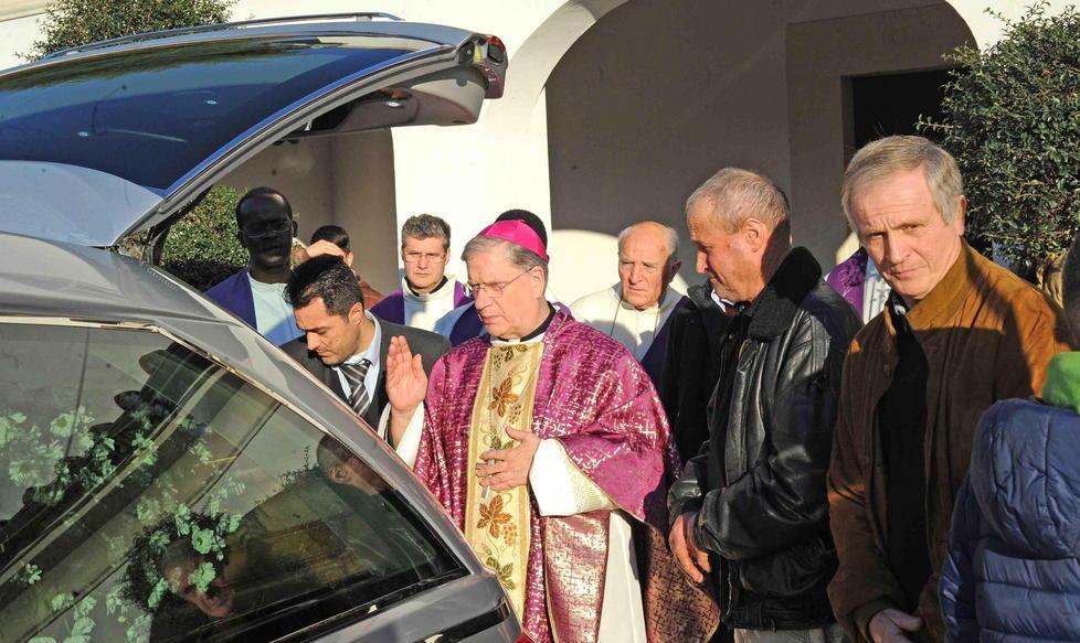 Il saluto di Canapale a don Giacomo Cagnoni