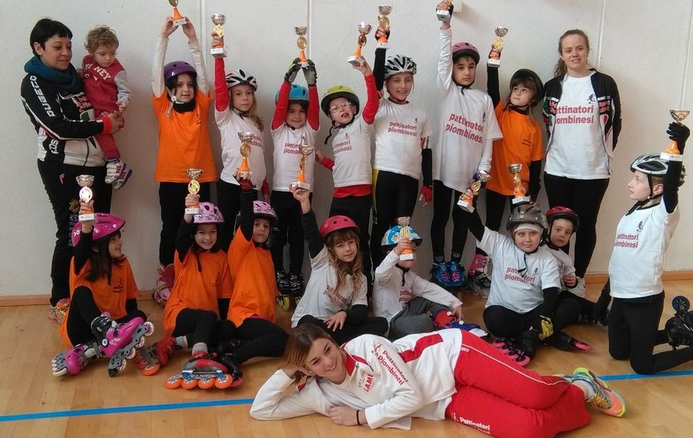Bene i piccoli Pattinatori piombinesi 