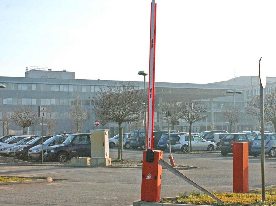 Parcheggi a pagamento a Cona: «Non faremo lucrare oltre misura» 