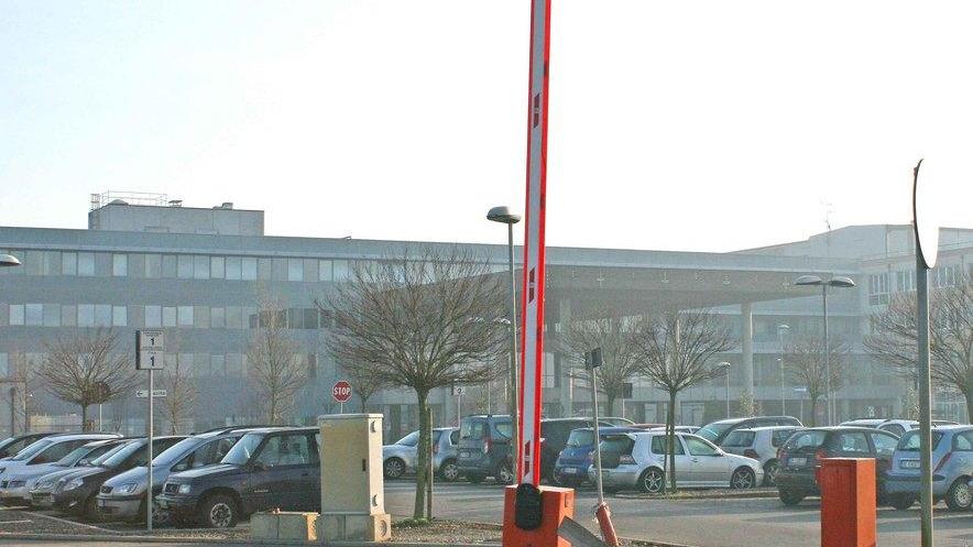 Parcheggi a pagamento a Cona: «Non faremo lucrare oltre misura»