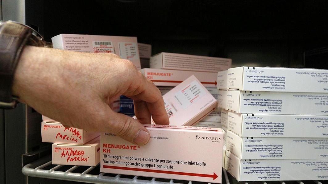 Meningite in Toscana, il batterio fa paura. La Regione: «Non capiamo come si diffonde»