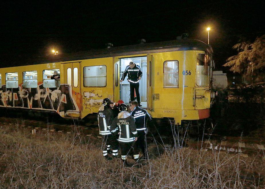 Ragazzo investito, sequestrato il treno 