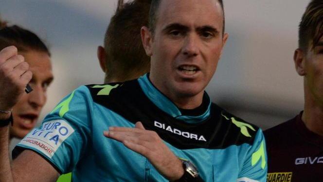 Arbitra il signor Fabio Piscopo di Imperia, il terrore dei rigoristi