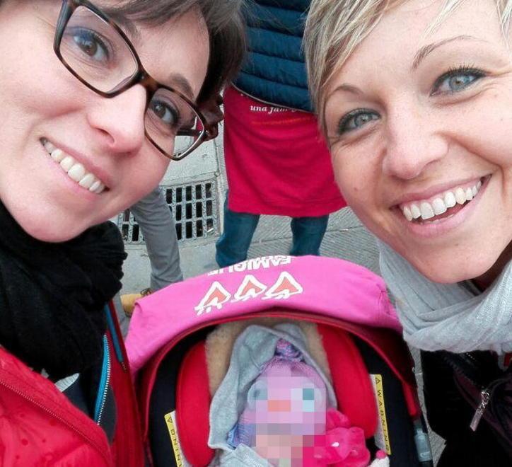 Nuove famiglie crescono Chiara e Arianna, l’amore ha regalato loro Livia 