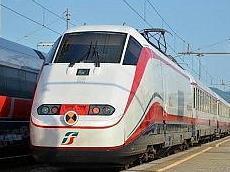 Rianimato in treno, dà in escandescenze 