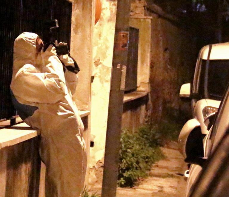 Ucciso con una coltellata sul portone 