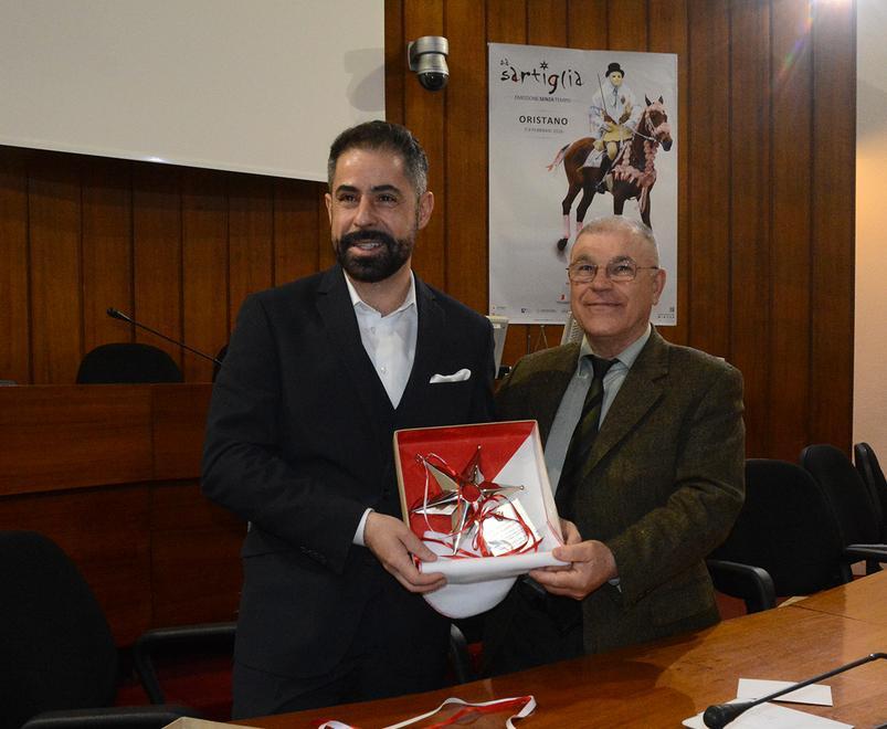 Oristanesi nel mondo, gaffe alla premiazione 