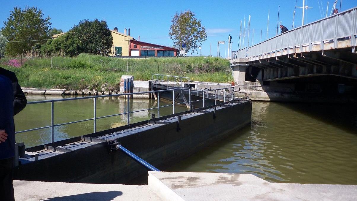 Le porte vinciane (chiuse) sul Canale dei Navicelli