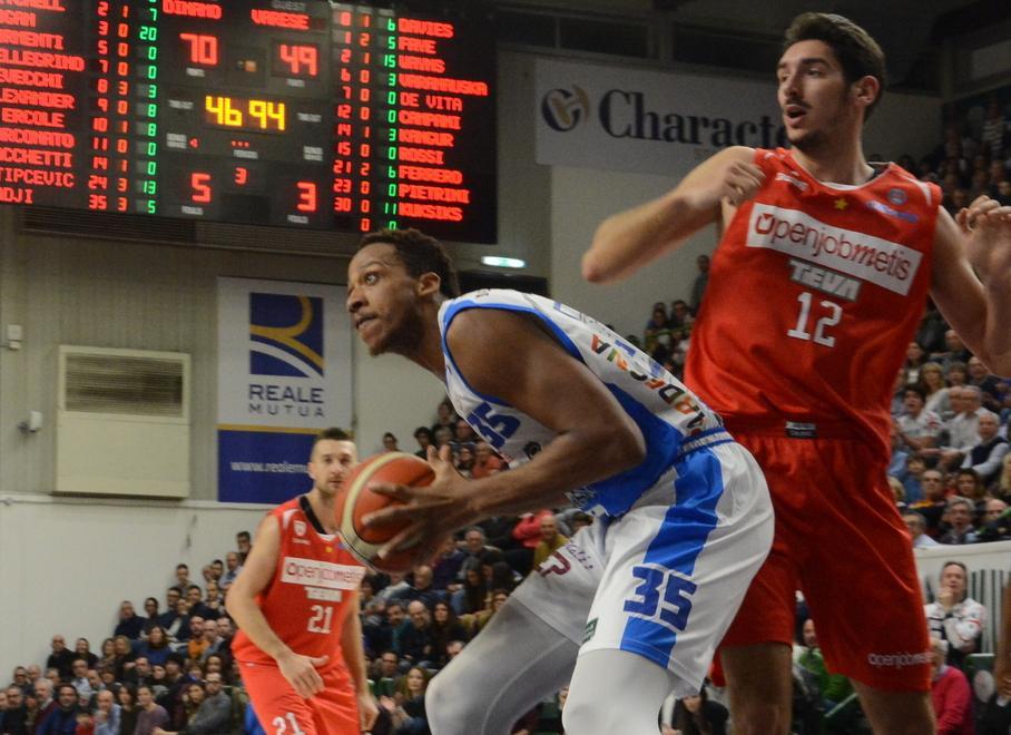 Gioco, intensità e fiducia: la Dinamo inizia a ritrovarsi 