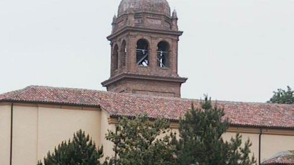 I ladri in chiesa rubano oggetti sacri