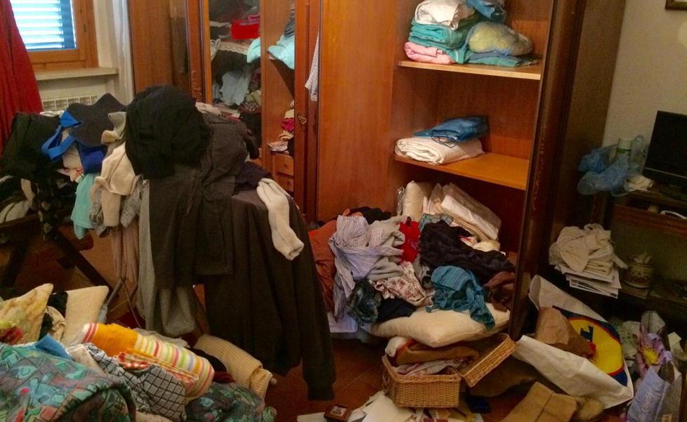  ladri hanno messo a soqquadro le camere della famiglia (foto Falorni)
