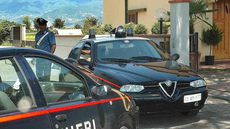 Coniugi s’improvvisano ladri d’antiquariato