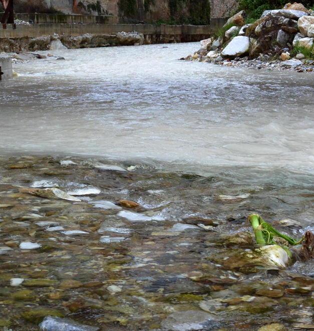 Anche il Carrione si colora di bianco È lo scarto di lavorazione del marmo