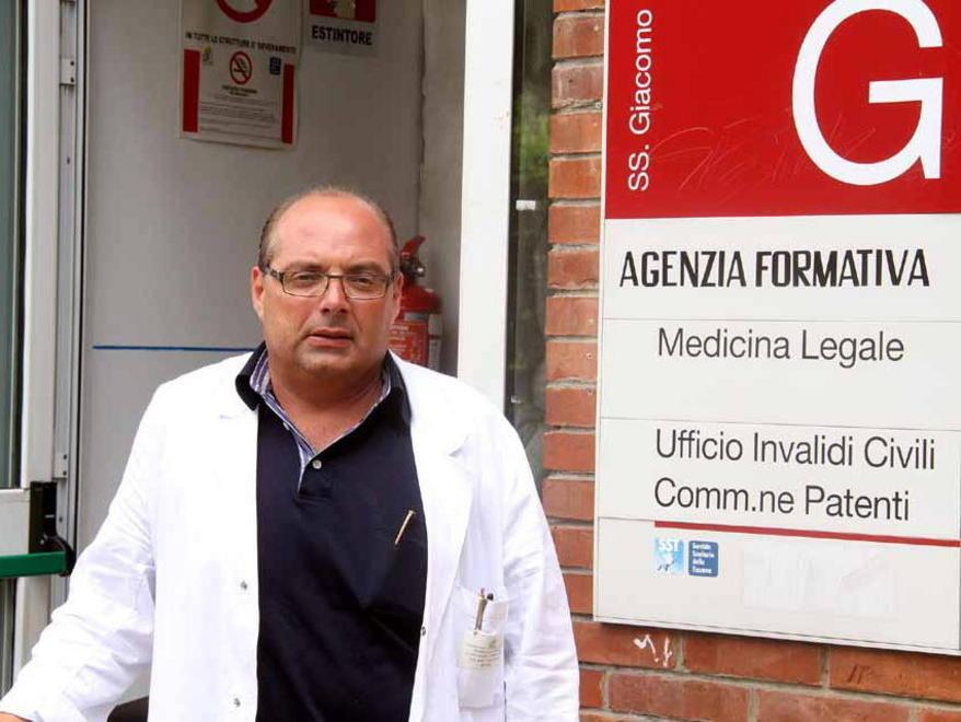 Stroncato da un malore in casa a 45 anni 