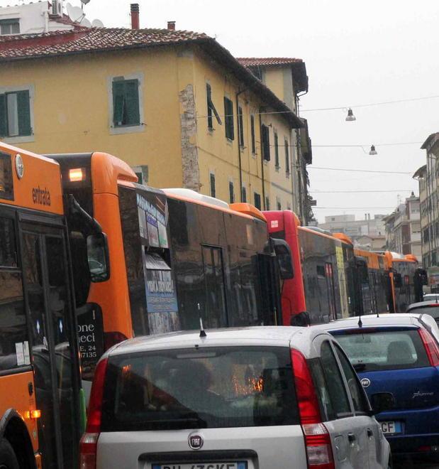 Guasto ad un bus: traffico in tilt 