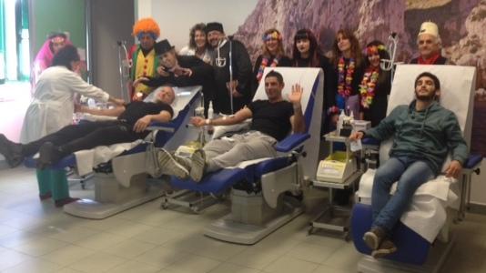 Festeggiano anche i bambini in ospedale. Stasera c’è l’ultima sfilata