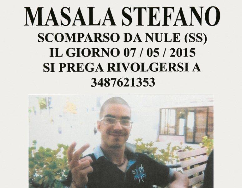 Il manifesto realizzato dalla famiglia di Stefano Masala