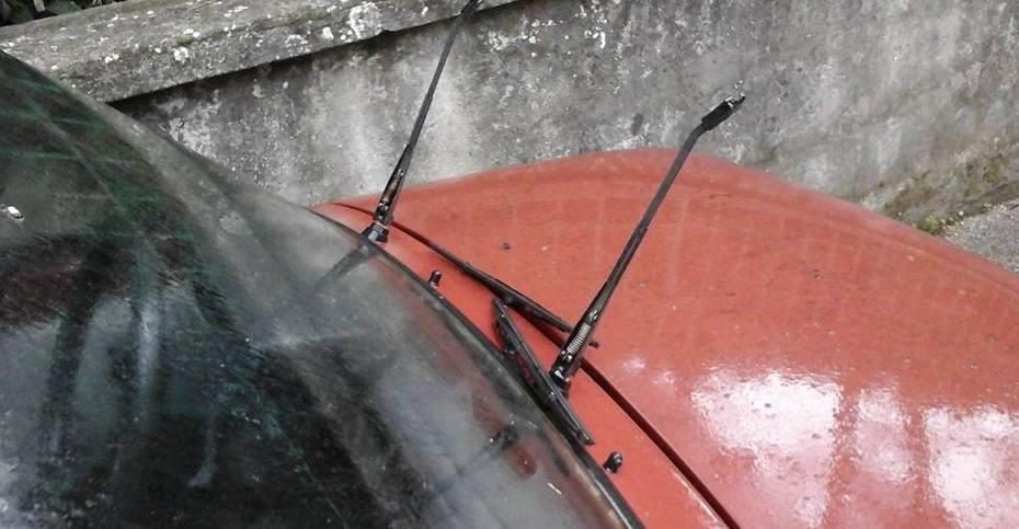 Atti vandalici sulle auto in sosta 