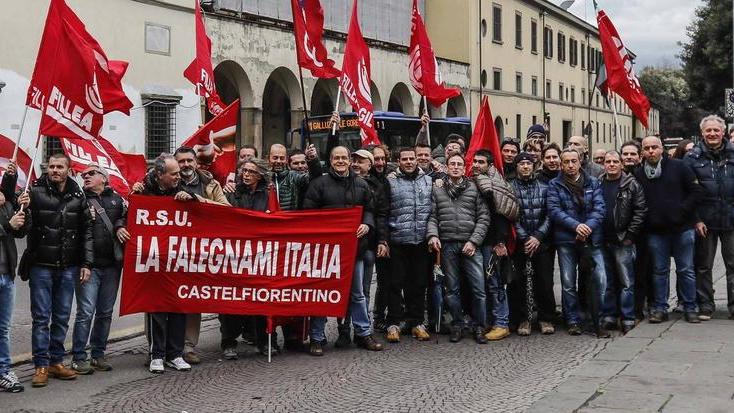 Crisi Falegnami, fumata grigia