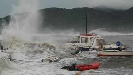 Maltempo e traghetti, un altro giorno da incubo
