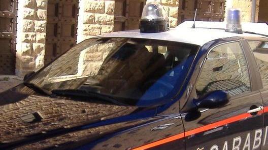 Ruba una collana da 2.500 euro scoperta e denunciata