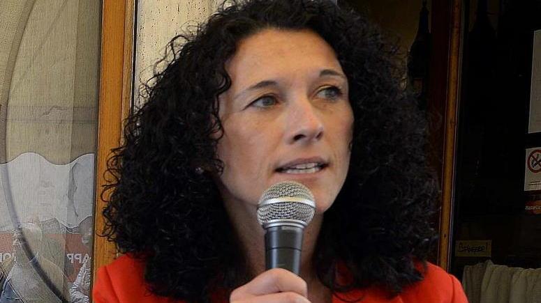 Biliotti sfiduciato, la Culicchi lo difende