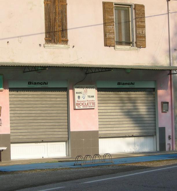 Un altro furto nel negozio di bici 
