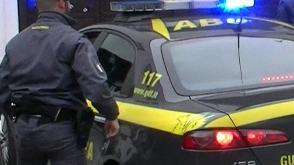 Broker a processo: ha truffato un medico