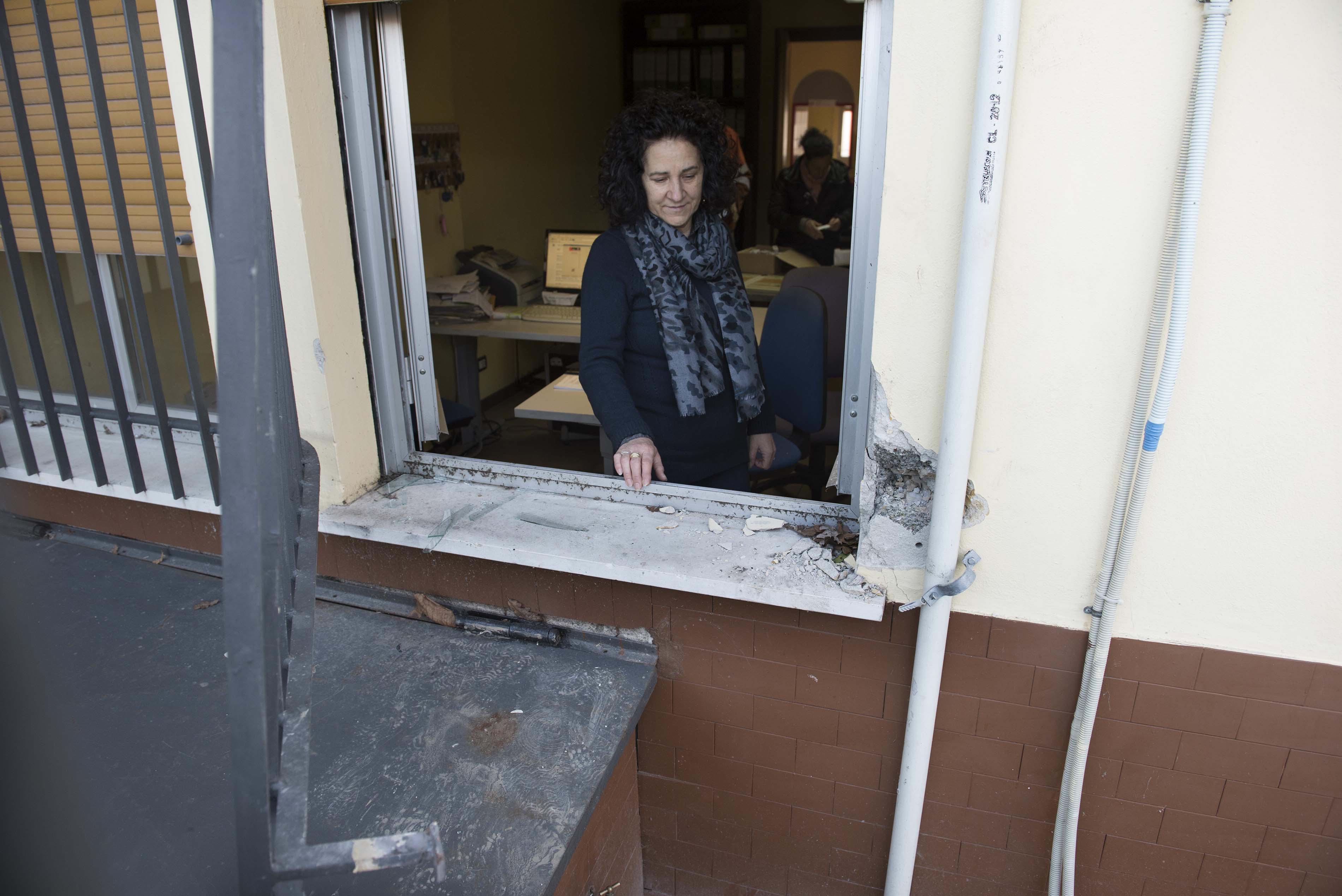 La finestra dalla quale sono entrati i ladri (Foto Sernacchioli)