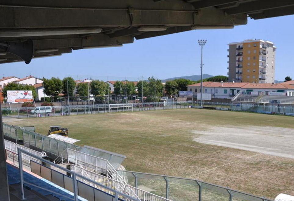 Una veduta dello stadio “Loris Rossetti” di Cecina (foto Michele Falorni/Silvi)