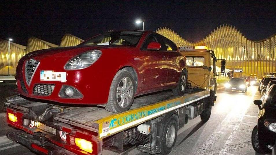 Parcheggio selvaggio, è caos in Mediopadana