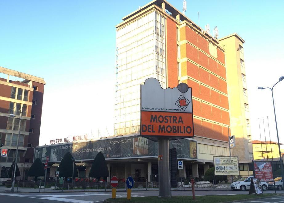 Museo del legno e alloggi nel palazzo della Mostra 