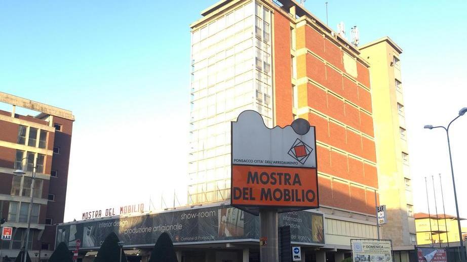 Museo del legno e alloggi nel palazzo della Mostra