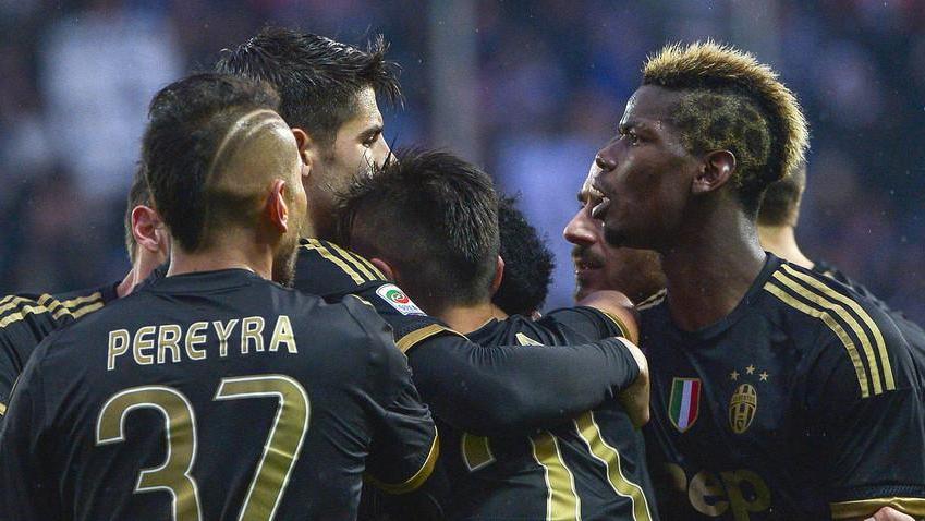Juve, per fermare il Napoli Allegri vara la difesa a 4
