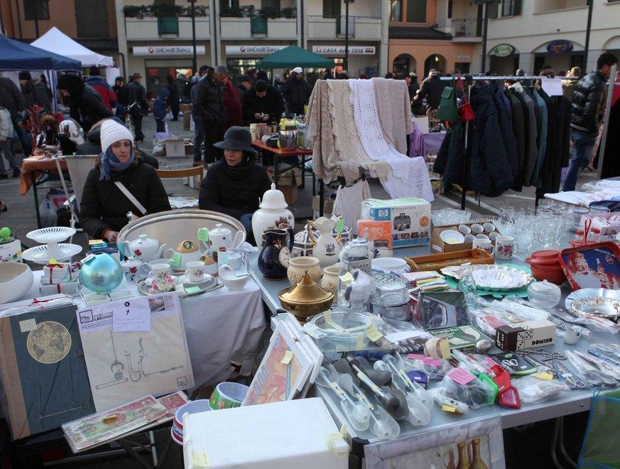 Mercatino del riuso, è subito polemica 