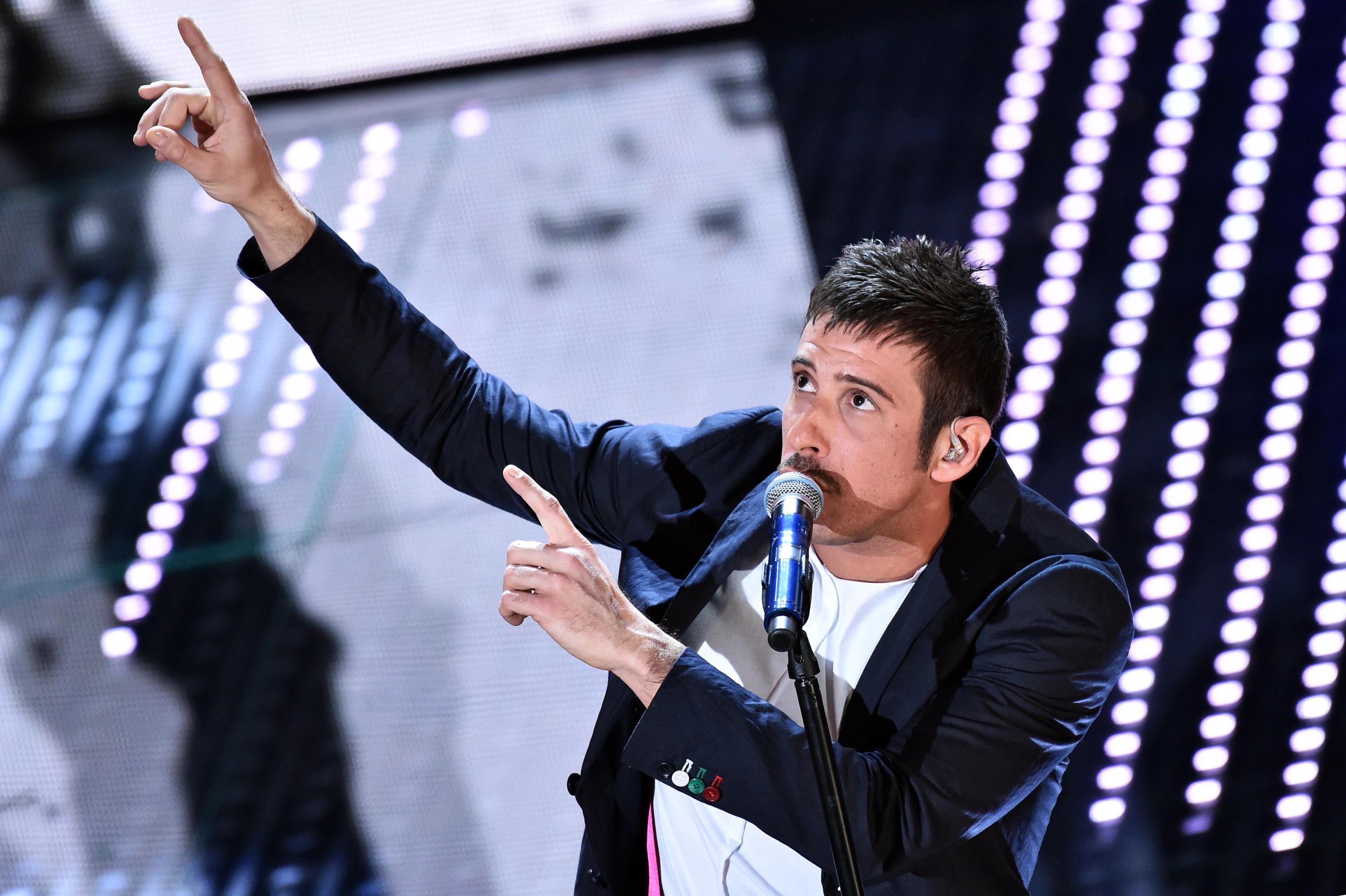 Sanremo, Gabbani vola in finale dopo un errore tecnico 